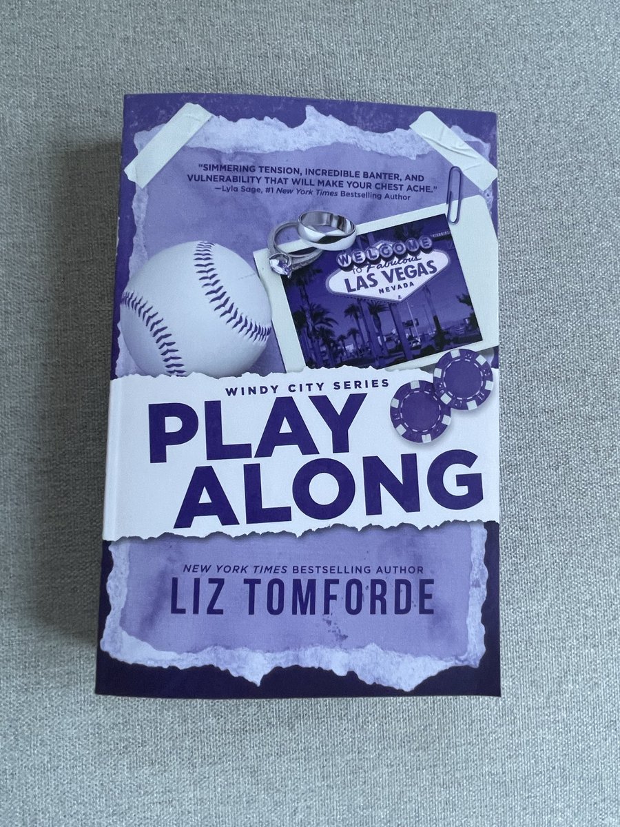 New roster member to my #Baseballbookshelf 😅🙈