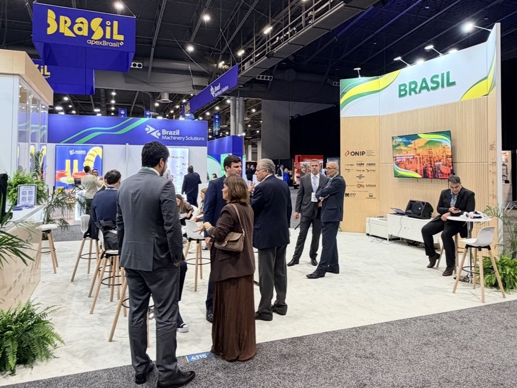 SergioChapa's tweet image. 🌊 Are you at OTC? The future of LNG is offshore! 

There are dozens of offshore/nearshore LNG projects around the globe

China, Brazil, Argentina, Italy, France, Norway and Guyana are among the international participants

🇨🇳🇧🇷🇦🇷🇮🇹🇫🇷🇳🇴🇬🇾

#OTC2026 #LNG #ONGT #NatGas #Shale #OOTT