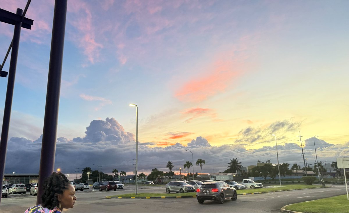 May4lsLady's tweet photo. Smiles at sunset 🌅 
#goldenhour #CTSCollege @CTSCollegeTT https://t.co/hlgebe30gO