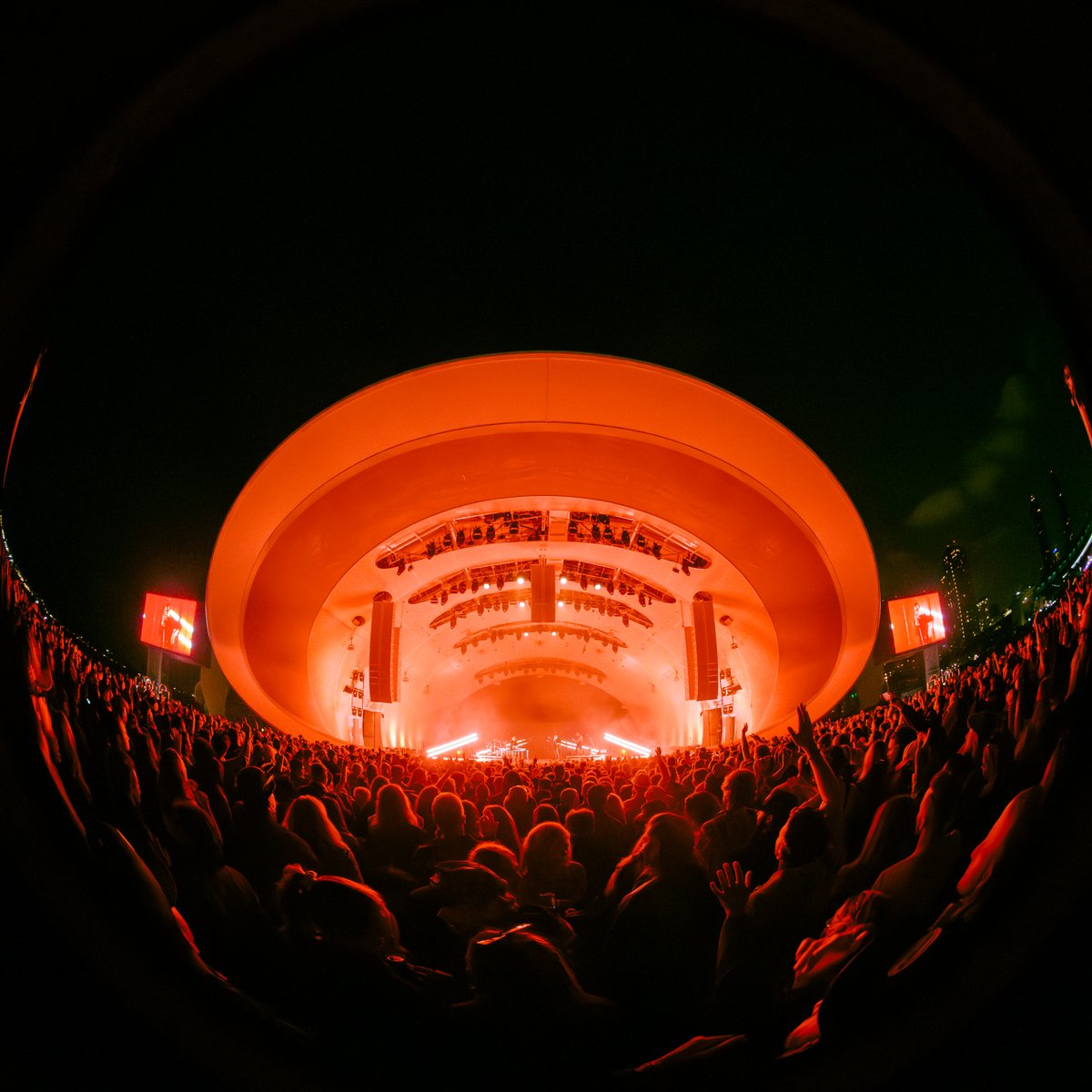Bobmosesmusic's tweet photo. That’s a wrap on leg one of the Afterglow Tour. San Diego, you sent us off with a bang! More thoughts on this incredible run soon. 📷: Mallory Turner https://t.co/4d19jciOyn