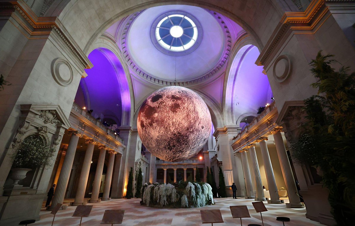 lorebreakers_'s tweet photo. ALL THE LIGHTS ARE PURPLE 💜😭 https://t.co/cWBVAnJgZM
