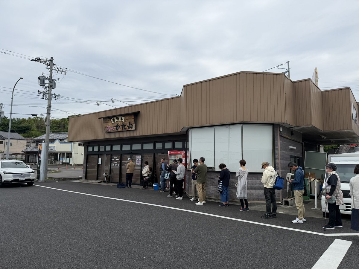 takeuchishinya's tweet photo. 岐阜長野の旅
グルメ版🥢
角丸白焼鰻丼
飛騨牛買出し
一竹蕎麦
奥飛騨温泉郷夕飯 https://t.co/WQewq1HBwN