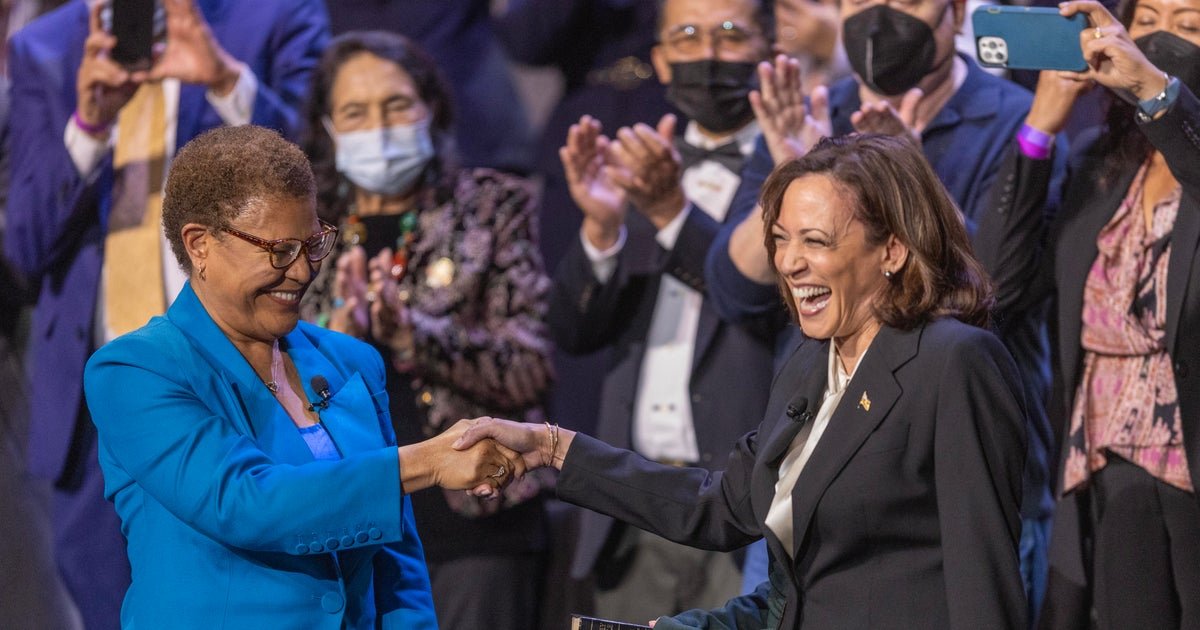 BurstUpdates's tweet image. KAMALA ENDORSES KAREN BASS

"has done what so many said couldn't be done the first ever 2yr decline in homelessness, reducing crime levels this city hasn't seen since the 1960s, and refusing to back down when the federal government came after our neighbors"

#Kamala, #MayorBass,