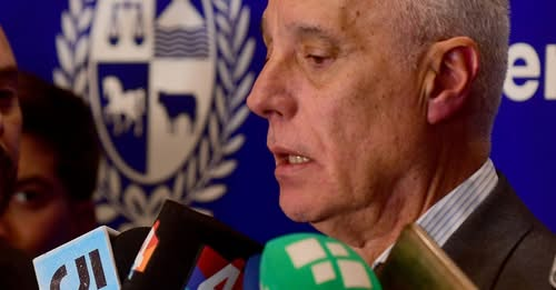 ⏩Habló a eminencia en seguridad..
Carlos Negro dijo que una de las preocupaciones de los montevideanos son las personas en situación de calle.
Jajajajajsjaja!!!!
SI?
y que hacemos?