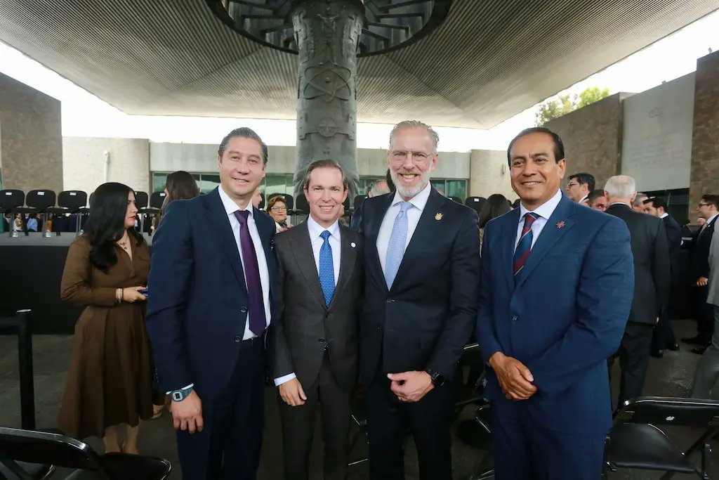 Amanecer_Qro's tweet image. 📊 Presentan el Plan México para impulsar inversión y empleo 💼
Estados como Querétaro participan en la estrategia.
#Economía #Querétaro #Inversión @SEDESUQro @mdelprete @Claudiashein 
Más información aquí 👇 amanecerqro.com/plan-mexico-in…