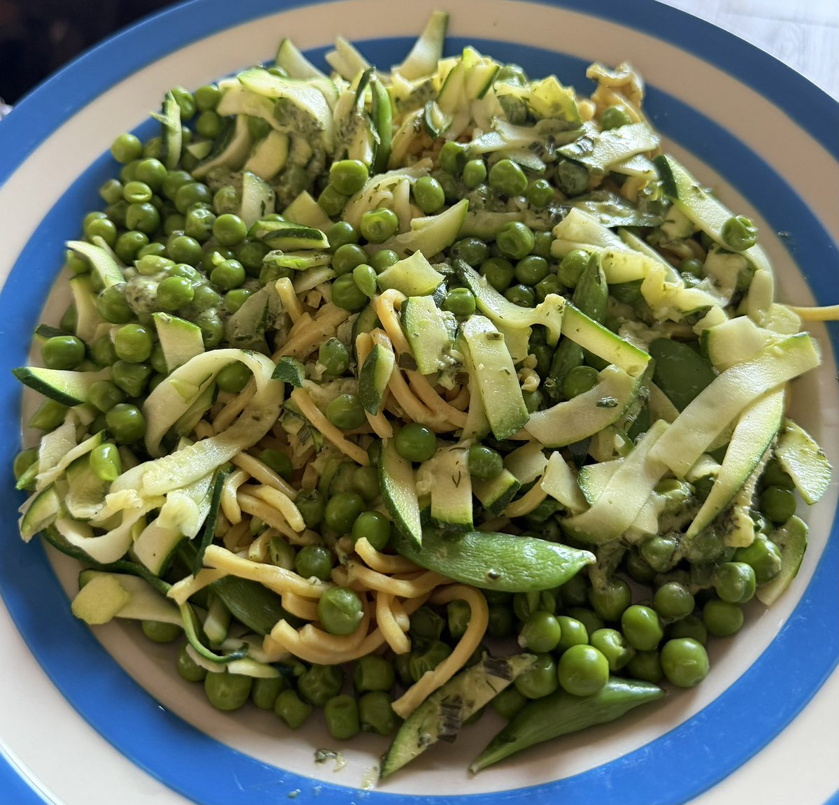 JohnHuyton's tweet image. Dinner: stay-fry protein noodles 🍜 with summer vegetables 🍲. 

Simple Flavours Simply Delicious 🥰🫶 

Meal Intake approx. 430 calories
Nutracheck App calories verified 📲

#protien #anixety #mentalhealth #lifestylechanges #2stonetogo #8stonelost #diabetes #2026Goals #UFB