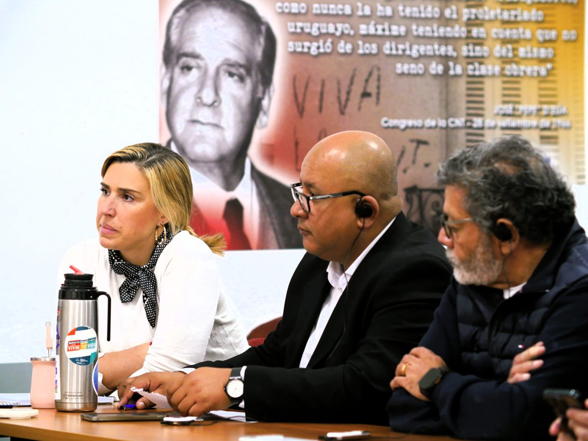 OITconosur's tweet photo. Sostuvo un encuentro con representantes de @PITCNT1, donde se destacó el papel clave de los sindicatos en la promoción de los derechos laborales y en el fortalecimiento del diálogo social. https://t.co/YXeNl9ikF2