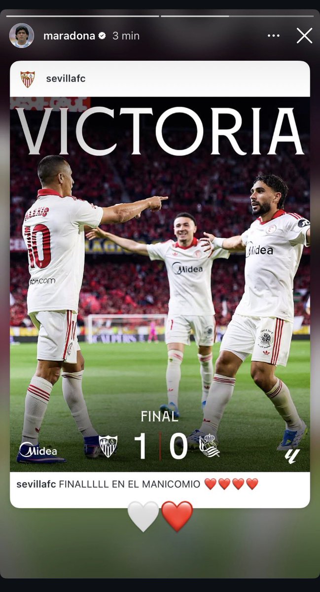 D10S VOLCADO con el sevillismo. Hoy la sala VIP del tercer anillo iba cargadita…