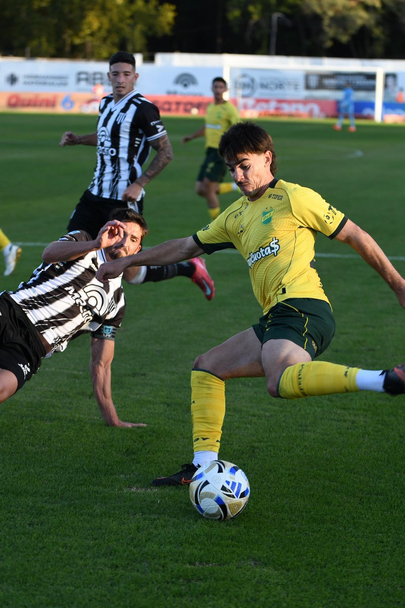 ClubDefensayJus's tweet photo. 🕚 22’ ST

#GYEM 1 - 1 #Defensa

#DaleDefe💚💛💚 https://t.co/CNNkJ1onMx
