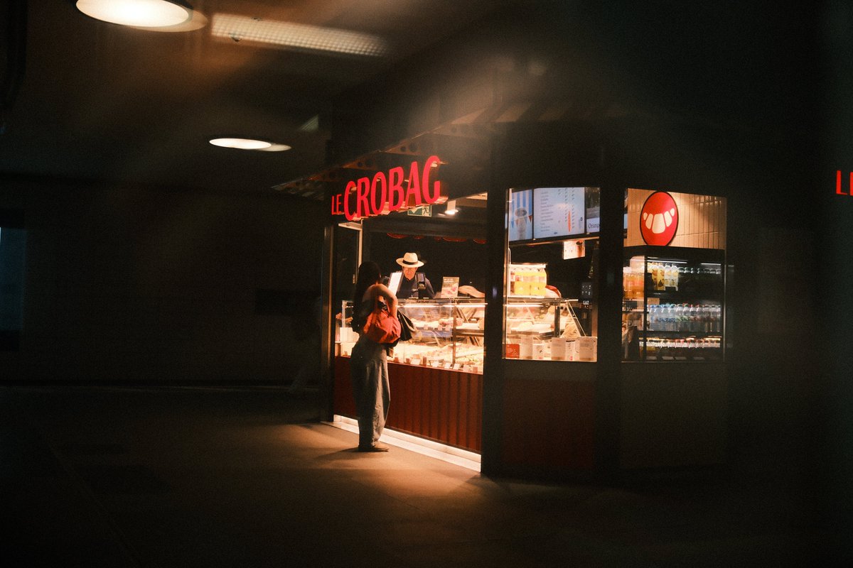 ThunderBird2678's tweet photo. scenes from an east berlin s-bahn station
#fujifilm https://t.co/ynwlicqPgS
