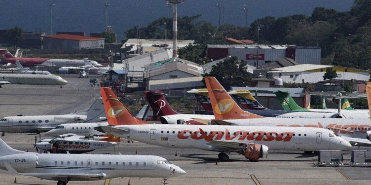 republicazulia's tweet photo. travel guillen: EE.UU. y Venezuela avanzan en la reactivación de vuelos comerciales tras reunión bilateral https://t.co/o6ThsC1s0Y https://t.co/ndhWbpdTLV