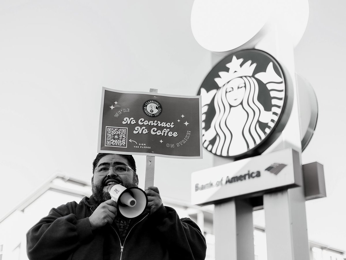 UnionJob's tweet image. Starbucks Workers United WU-SEIU seeks an Organizing Coordinator to be based in Washington, Oregon, or California (ideally near a major airport). Details can be found at: unionjobs.com/listing.php?id… #1u #UnionStrong #UnionsForAll @SBWorkersUnited @SEIU