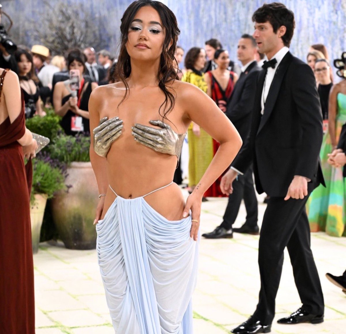 Léna Mahfouf sur le tapis rouge du Met Gala ✨