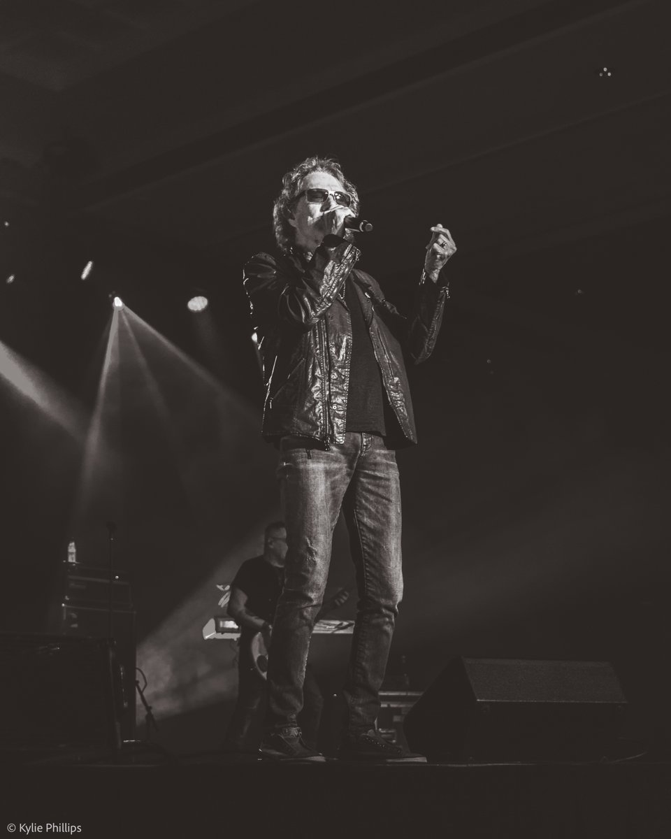 StarshipControl's tweet image. We had a great time at Hard Rock Cincinnati 🤘See us at a show near you: beacons.ai/starship_contr…
📸: Kylie Phillips

#starship #ClassicRock #80s #concert #livemusic