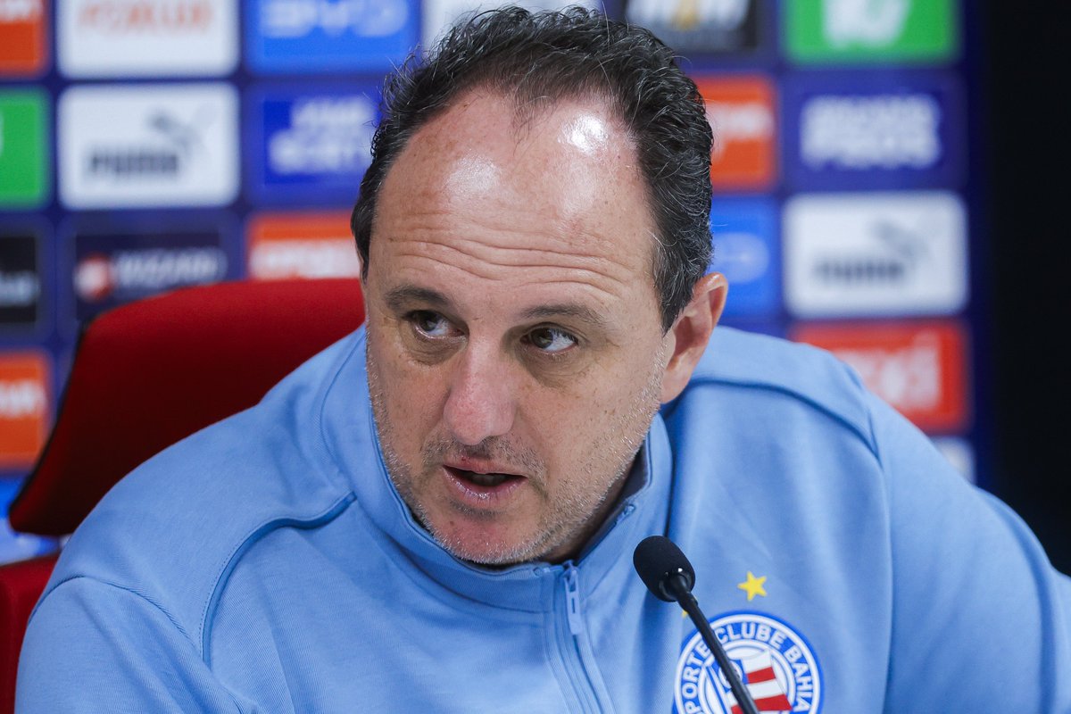 Rogério Ceni faz campanha por Luciano Juba na Seleção Brasileira: 'Não tem quem faça o serviço que ele faz'.

“O Juba é um cara ótimo de trabalhar, muito profissional, vem ganhando muito respeito dos jogadores, já foi capitão... Um cara muito versátil, joga por dentro, joga pelo