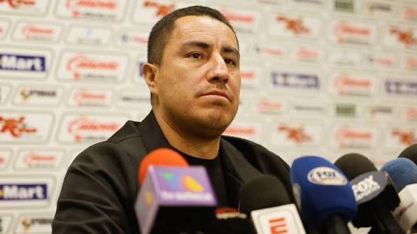 🗣️🎙️ALZA LA VOZ

"Independientemente de si procede o no la alineación indebida de América en el juego de ida, recuerden que el Puma no tiene mujer, el Puma no tiene marido, pero tiene hijo puto, que se viste de amarillo". 

- Efraín Juárez