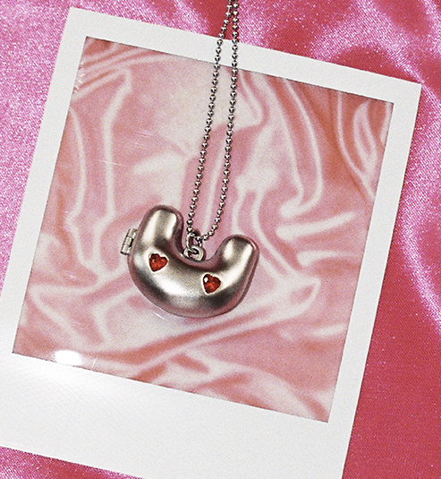 Minji with Bunnies Club necklace

#Minji #민지