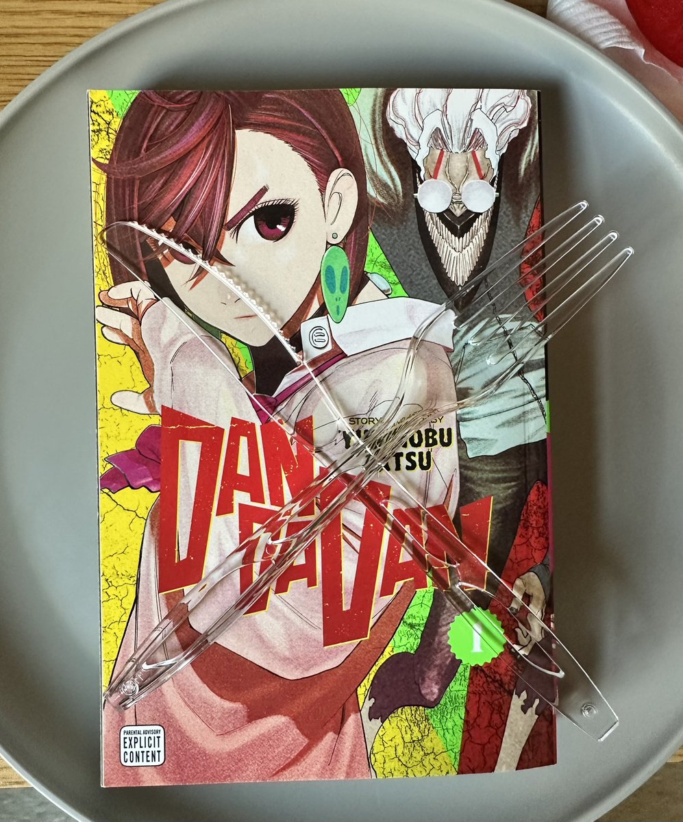 TazToo3's tweet photo. @TatuYukinobu after this fight you got five chapters to make okarun lock in or ur shit getting eaten https://t.co/0j51abBGK5