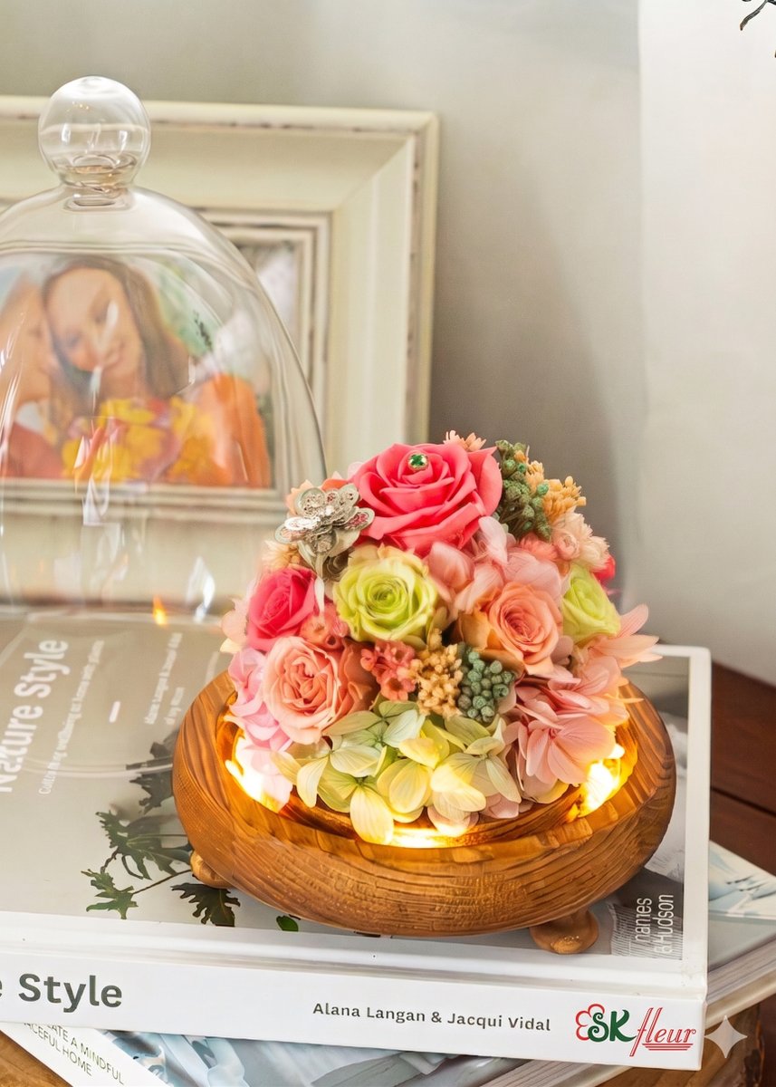Skfleursg's tweet image. Make a bold statement with a Preserved Hot Pink Rose in a glass dome — handcrafted, maintenance-free, and ready to gift. Free island-wide shipping. Order today: wix.to/SgSKVCt #HotPinkRose #PreservedFlowers #GiftIdeas