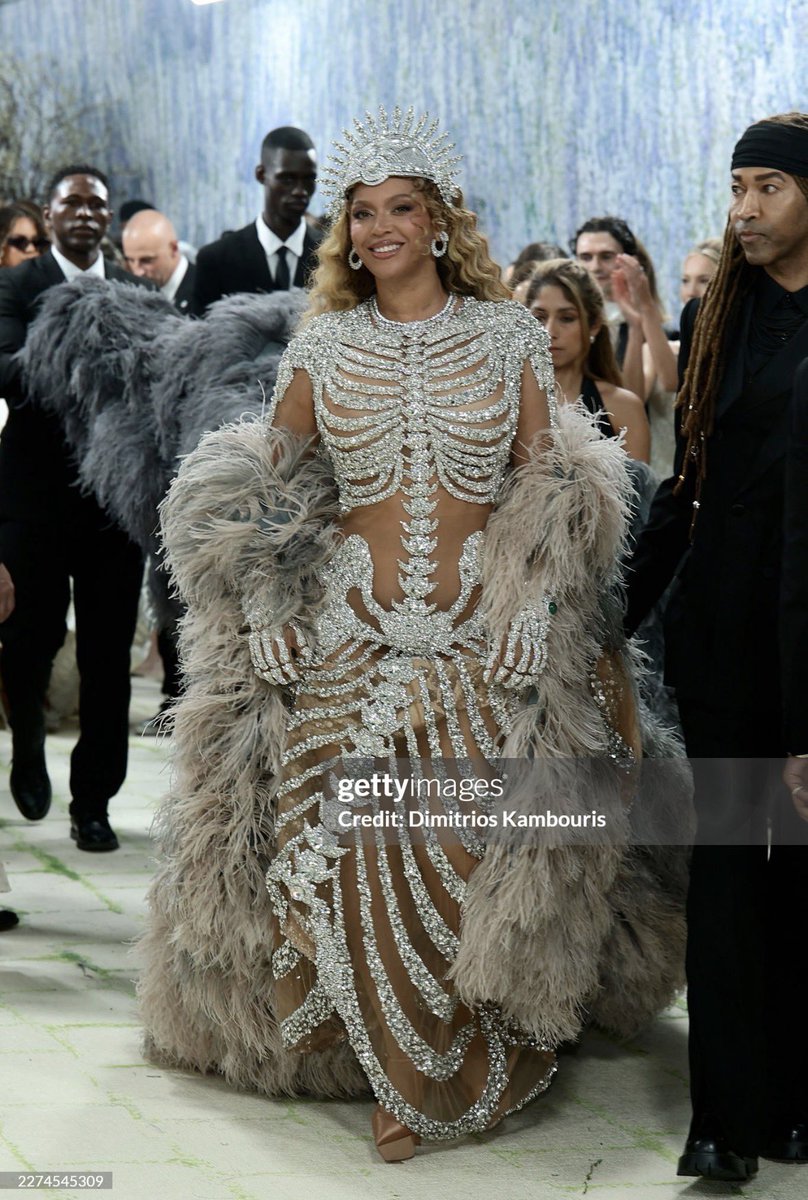 stuncalis's tweet photo. BEYONCE OMFGGGGG I CANT https://t.co/Csnj0Ee8r7