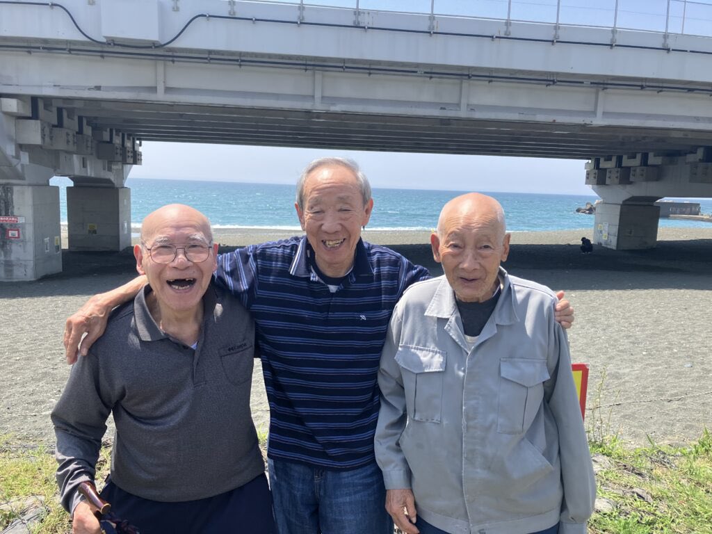 ＃中井町 ＃グループホーム ＃はなの里　

入居者さま同士で声を掛け合い、海岸へお出かけすることもあり
和気あいあいとした和やかで温かい日常が特徴です。

いくつになっても、その人らしく。

＼ 空室１室｜即入居可能 ／

随時、施設見学受付中です。
℡0465803221

#生きがい燈そう