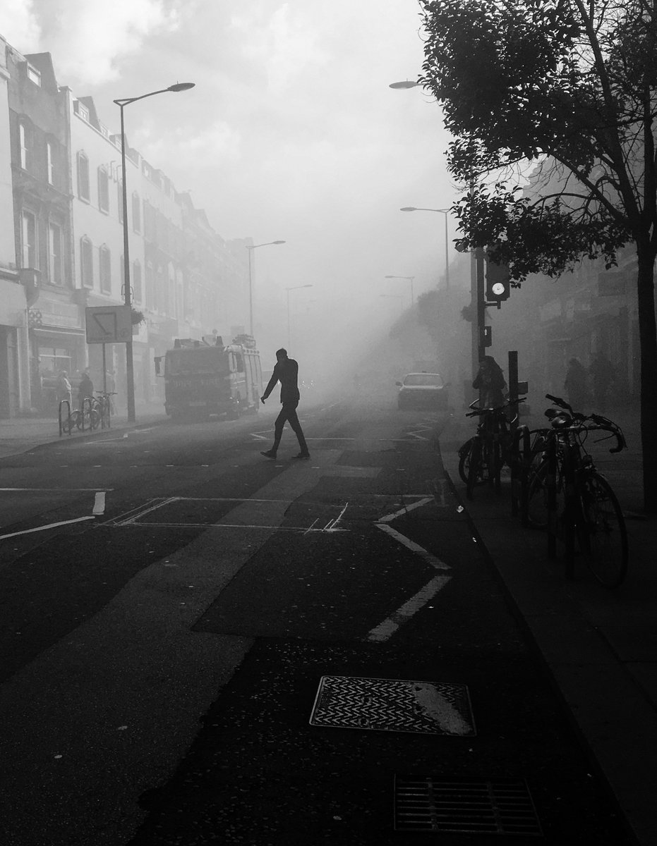 CreativeWisdom_'s tweet image. Maida Vale, London #streetphotography #blackandwhite #London #Photography101