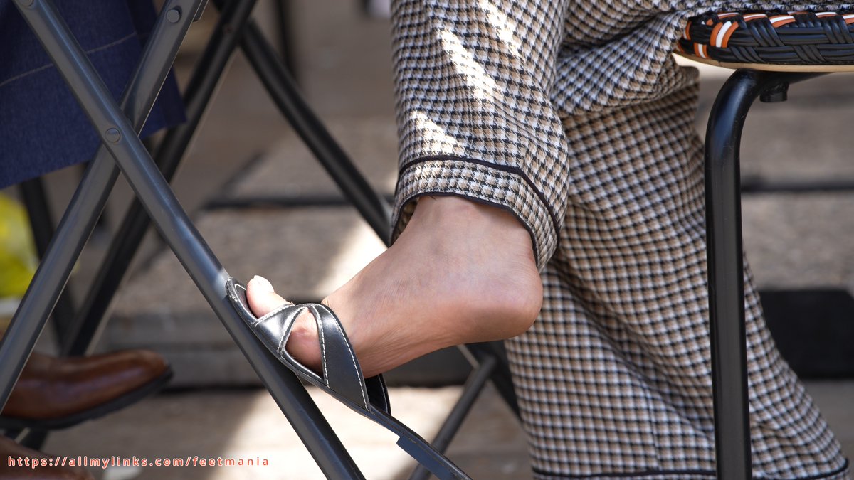 Real candid feet tweet media