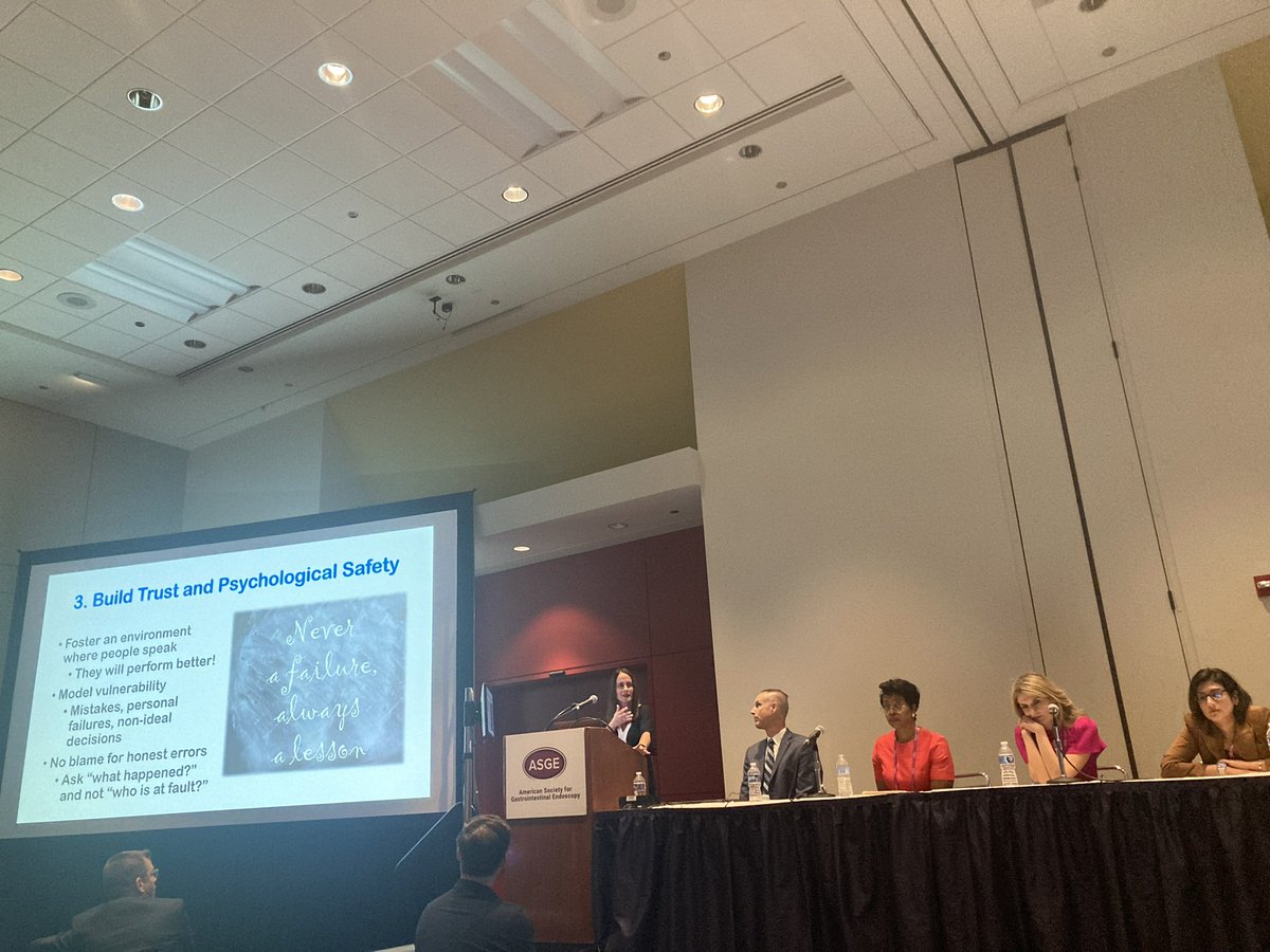 BilalMohammadMD's tweet image. The amazing @AmyOxentenkoMD on “How Institutional Policy &amp;amp; Culture Impact Provider Wellness” 🔥🔥

Outstanding talk with so many 💎

#SelfCare is Giving the World the “BEST” of you and no the “REST” of You 

#DDW2026 @DDWMeeting