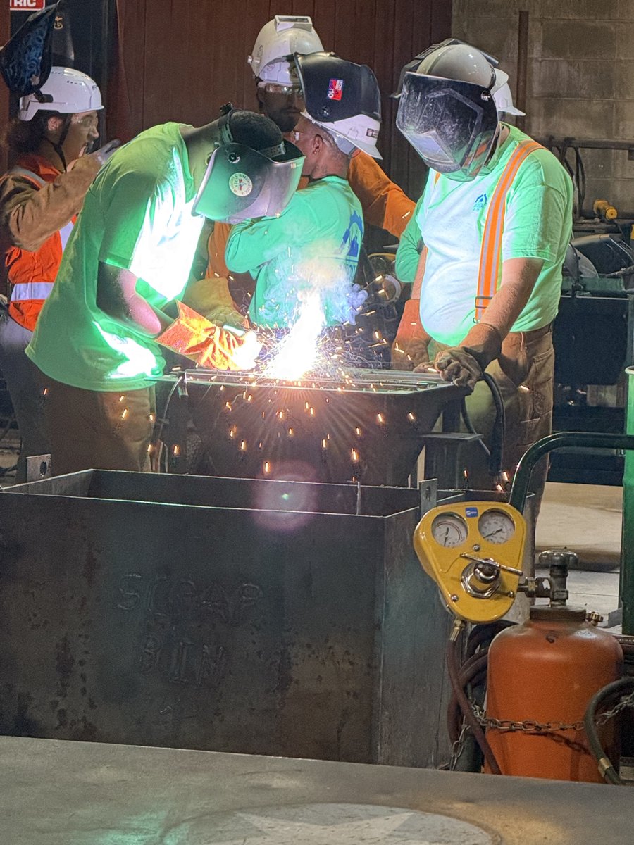 MissouriWorks's tweet photo. We would like to thank Iron Workers Local 10 for hosting our Springfield group! Your instructors were gracious with their time and teaching, and our students had a great time learning the ins and outs of your trade. https://t.co/ctYfBuziGT