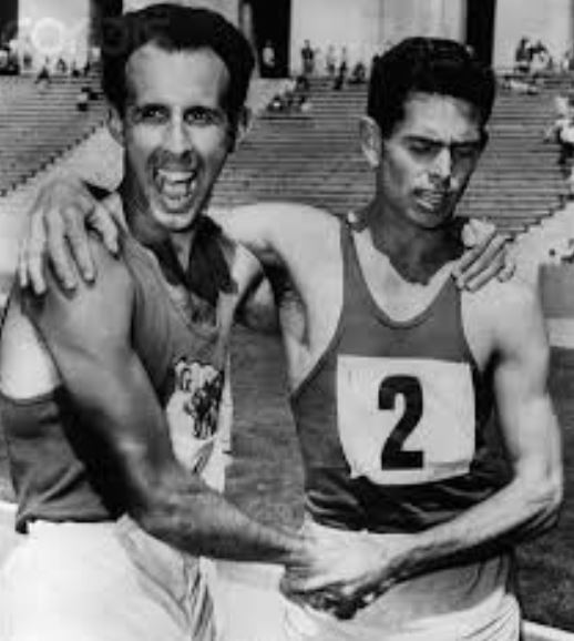 themile's tweet image. On this day, 70 years ago, Australian Jim Bailey clocks the first sub-4 minute Mile on U.S. soil.⏱️🇺🇸

In a special Mile race at the 1956 USC-UCLA meet in Los Angeles, Bailey ran 3:58.6 to beat countryman and the second sub-4 man &amp;amp; Mile world record holder John Landy (3:58.7). 😮