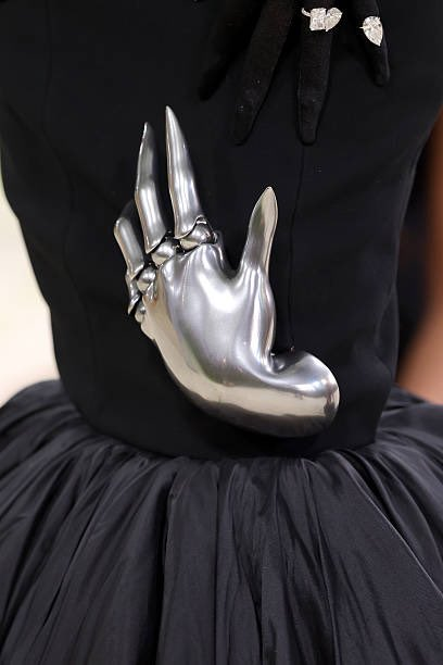 Fashion tweet media