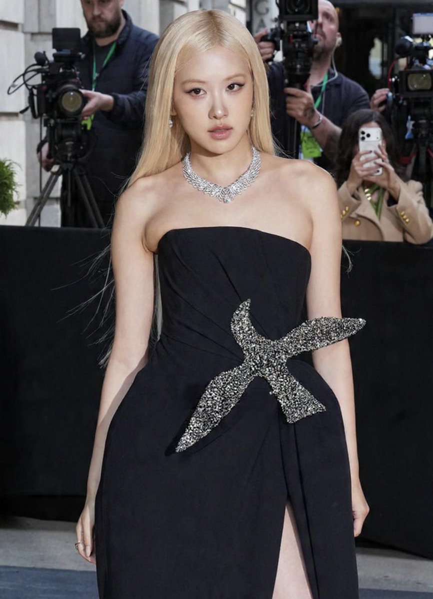 ROSÉ MÉXICO tweet media