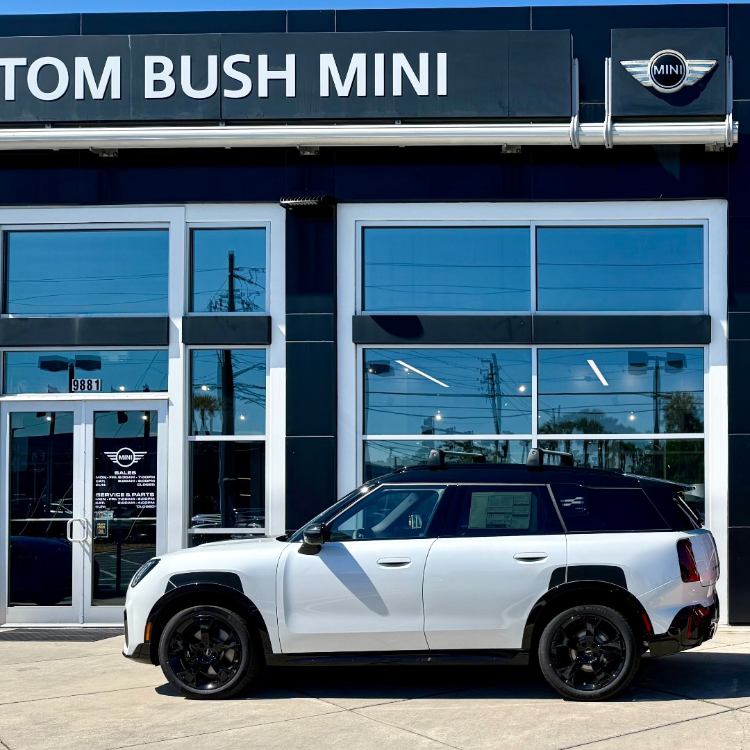 TomBushMINI's tweet photo. Midnight drives. Timeless lines.
Built on legacy, tuned for now.

The MINI Countryman Heritage Edition - where classic attitude meets modern edge ⚡ https://t.co/S4KT9K8aEN