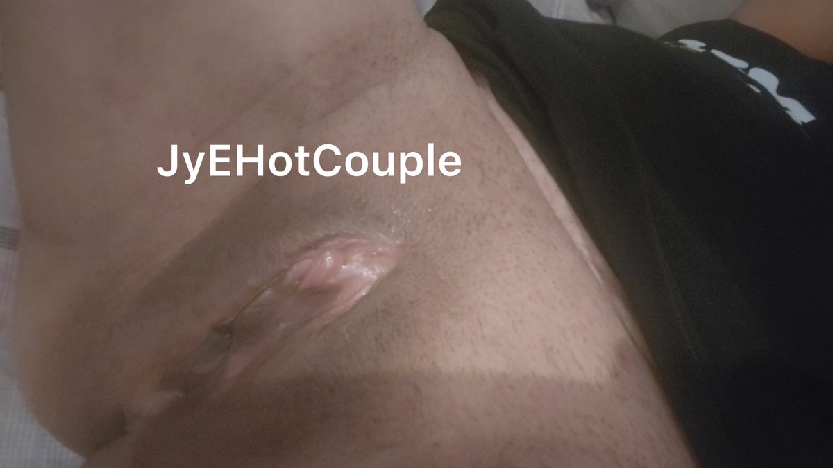 JyEHotCouple tweet media