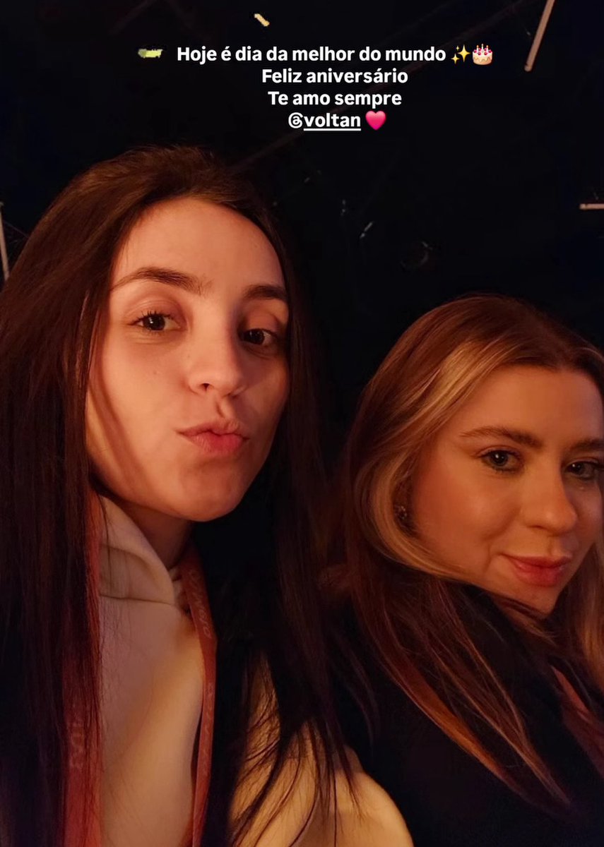 aboutbitan's tweet photo. elas sempre comemorando o niver uma da outra juntinhas, casal lindo 😭 https://t.co/swl5cStPzD