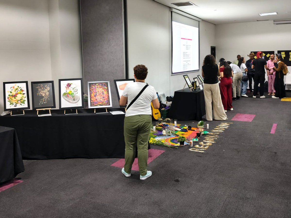 SomosAGROSAVIA's tweet image. En la Convención de la Región Andina #LGBTIQ+ #Medellín, AGROSAVIA desde el #CILaSelva, Marcela Duque y Óscar Loaiza facilitaron el taller “Tejidos de Vida y Agrobiodiversidad”. El agro es diversidad antrópica y no antrópica, y también es un lugar posible para habitar y trabajar