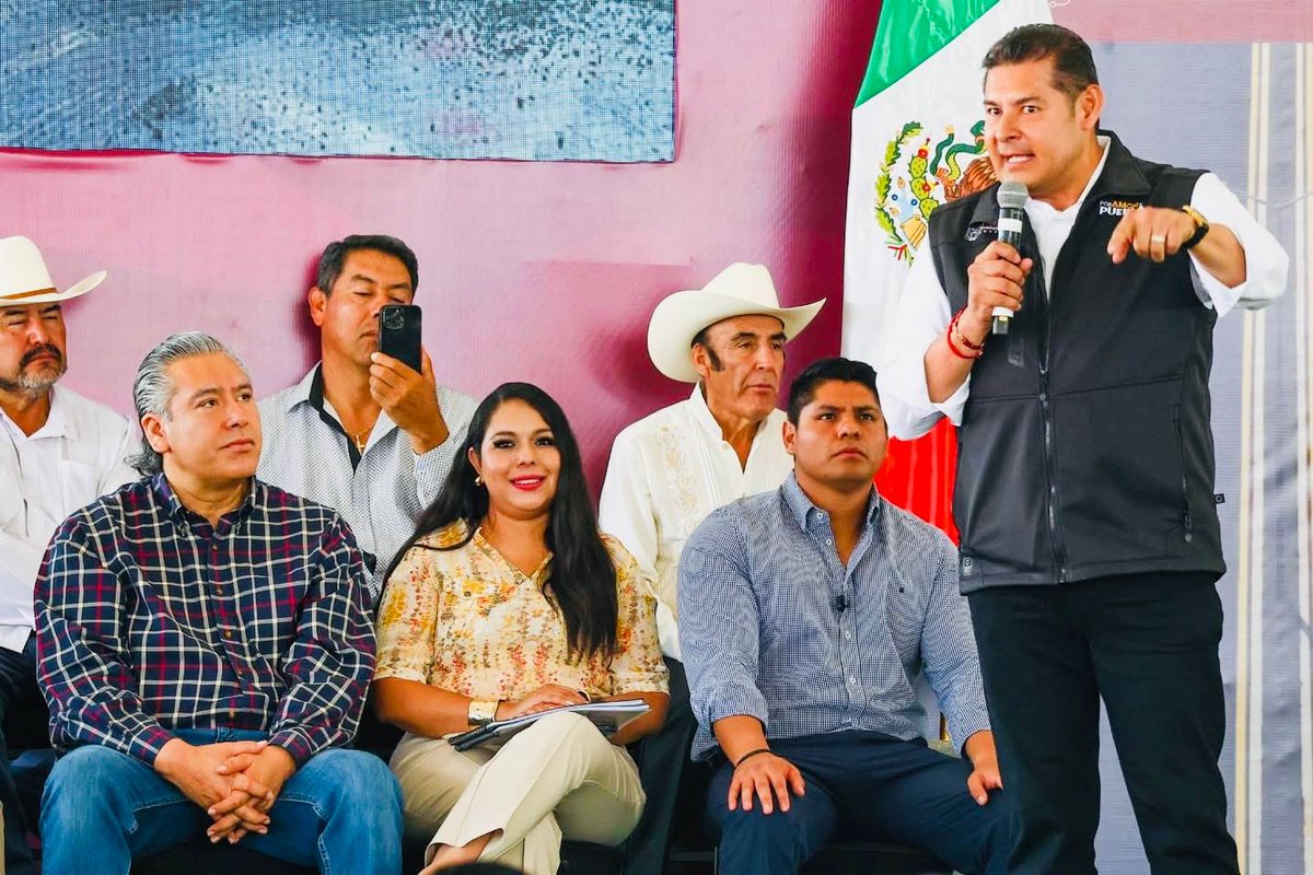 #MuyImportante el <a href="/Gob_Puebla/">Gobierno de Puebla</a> mejora la infraestructura vial con RESULTADOS que se SIENTEN en TODO #Puebla! 🛣️🚧🤝🚓🌄
Nuestra entidad federativa AVANZA con la rehabilitación de calles y carreteras. Hoy, el gobernador <a href="/armentapuebla_/">Alejandro Armenta</a> entregó 33 vialidades.

Con el respaldo de