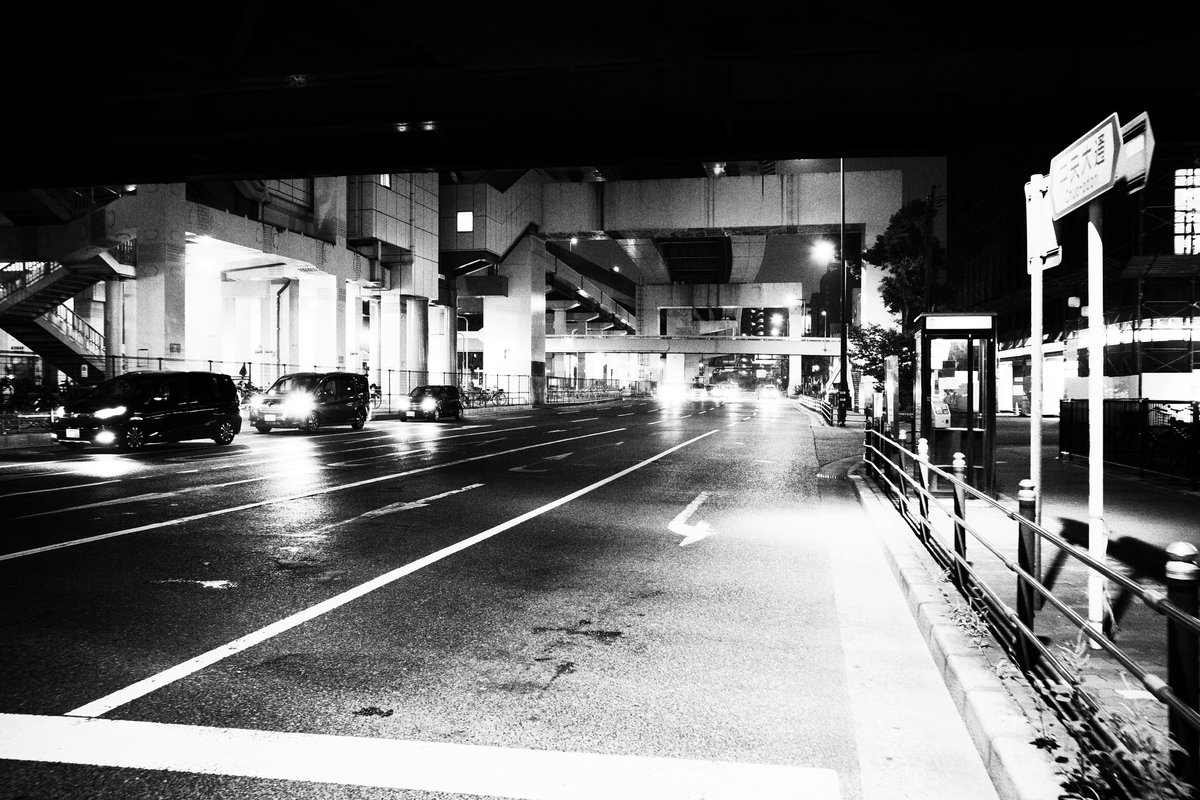 momochaaanmac's tweet image. 運良く発売日に買えたGRⅣ
1ヶ月そこそこで手放したのだか、初めてのGRで抜群の操作性もさることながら、モノクロの描写に驚かされた
キタムラの店員さんの「GR（Ⅳ）はモノクロを撮るためのカメラですよ！」の言葉は間違いではなかった
#モノクロ #monochrome