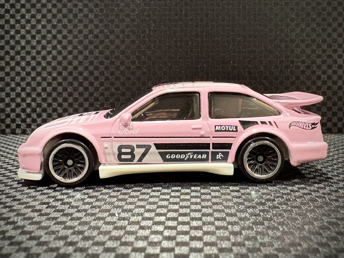 2022Kyo's tweet image. '87 FORD SIERRA COSWORTH
ノートレのシエラだっていいじゃん
#ホットウィール
#hotwheels
#ford