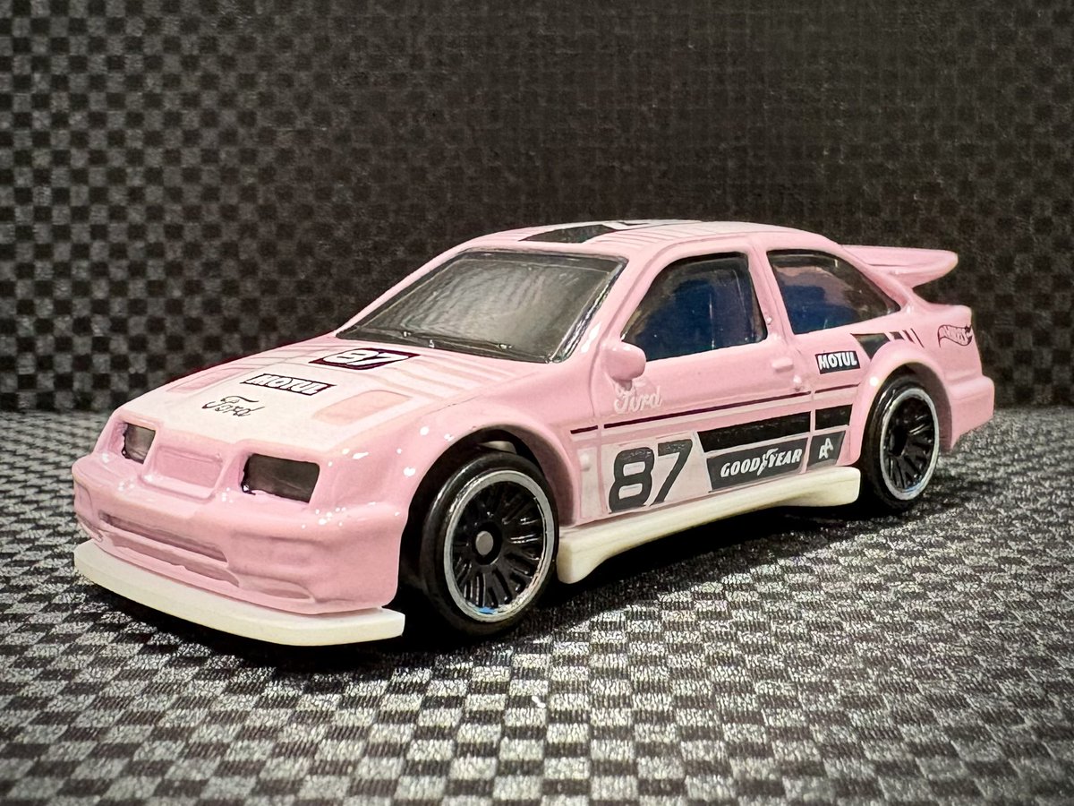 2022Kyo's tweet image. '87 FORD SIERRA COSWORTH
ノートレのシエラだっていいじゃん
#ホットウィール
#hotwheels
#ford