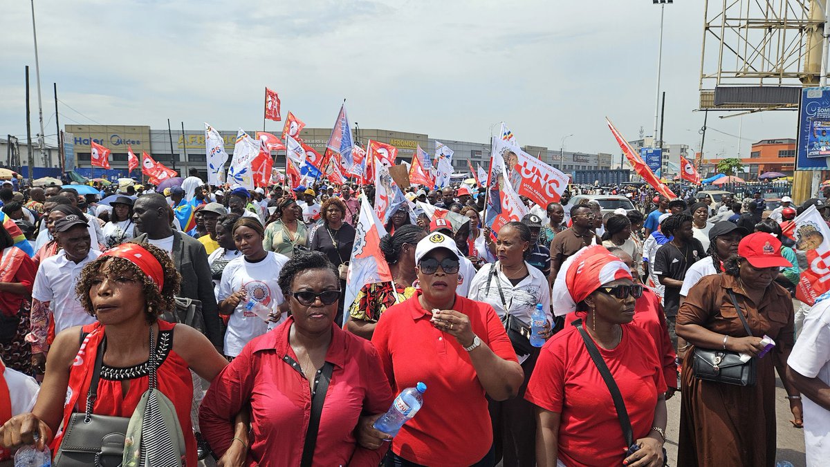 BasimanaMadieng's tweet photo. La Coordinatrice d la MOPRO/KIN, Mme Nora Efole, a répondu présente à la marche d soutien, à l’appel conjoint d l’UDPS et d l’UNC, réaffirmant son engagement aux côtés du Chef d l’État, @fatshi13 pr la paix et la stabilité.

@efole3 @BillyKambale1 @AugustinKabuyaT @VitalKamerhe1 https://t.co/Vn5Xz90crJ
