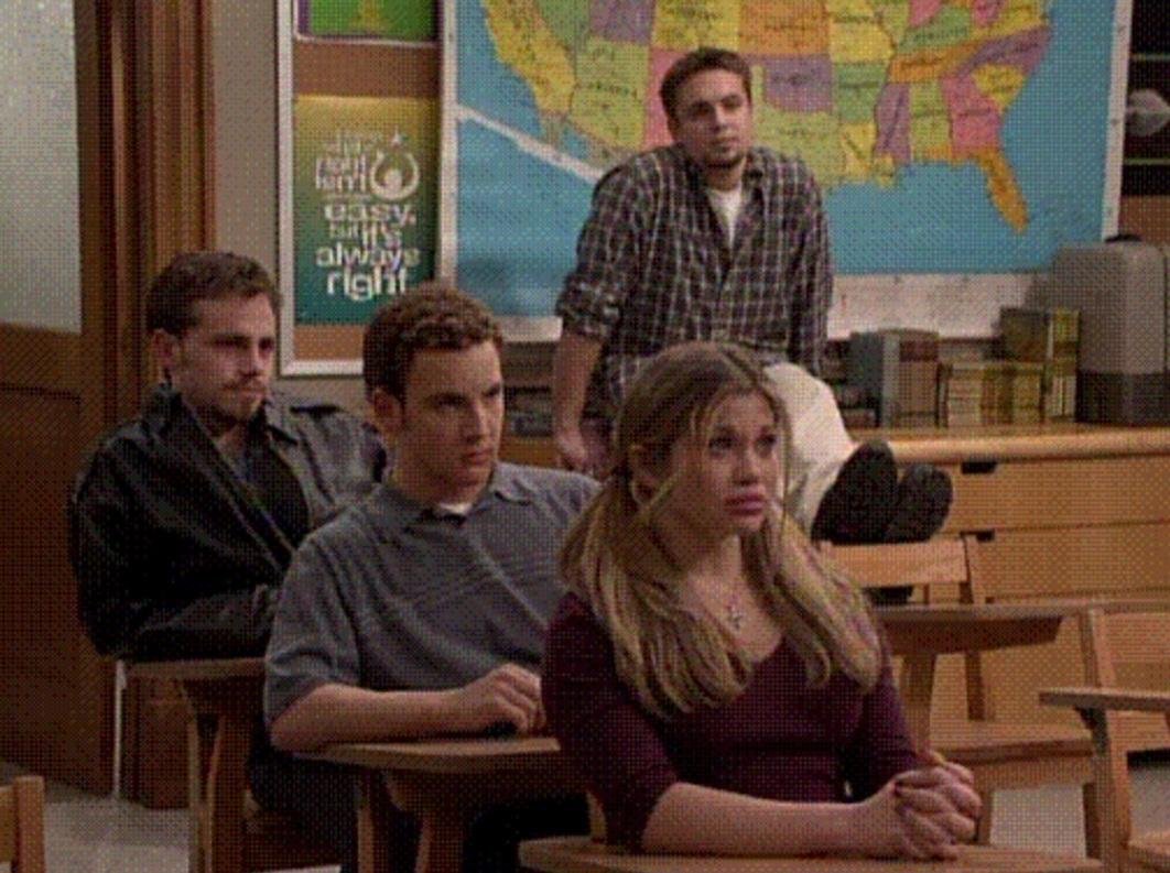 landofthe80s's tweet image. The series finale of “Boy Meets World” aired on ABC today in 2000. 

BITE-SIZED FACT | The popular teen sitcom was on the air 7 seasons and aired 158 episodes. #90s