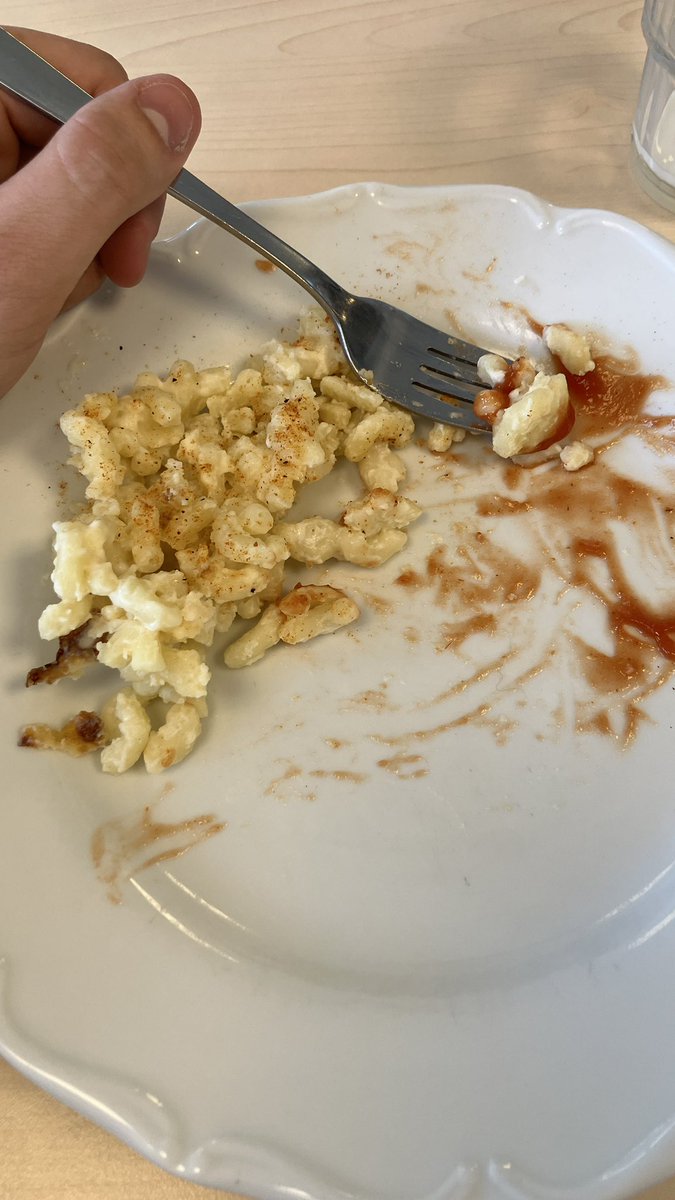 Amerimutts really eat this bullshit all the time. More like Mac n’ shit.