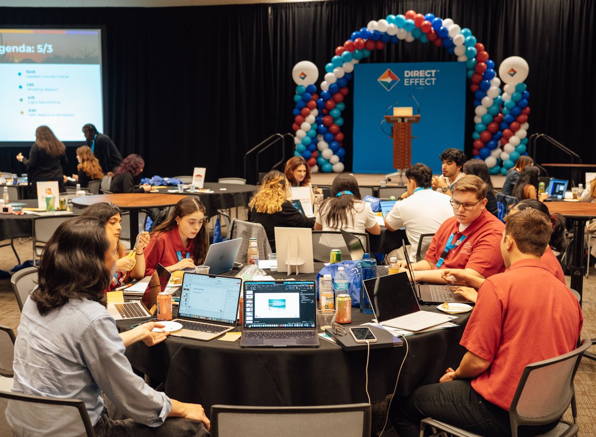 postalforum's tweet image. 🚌 😎 NPF is on a roll… listening, learning and growing! Join us, we’re in Phoenix through Wednesday! #NPF #NPFDelivered #NPF2026 #USPS