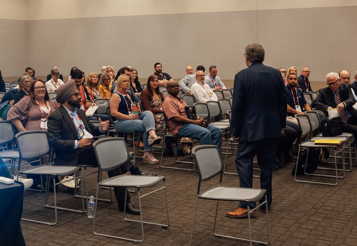 postalforum's tweet image. 🚌 😎 NPF is on a roll… listening, learning and growing! Join us, we’re in Phoenix through Wednesday! #NPF #NPFDelivered #NPF2026 #USPS