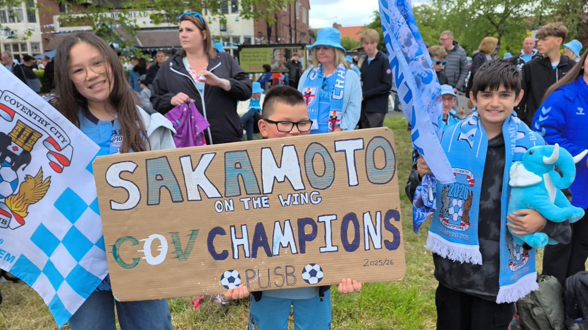 jonmancheung's tweet photo. @Tatsu1022Soccer my kids made this for you today for the parade. I think you saw me hold it up! #pusb https://t.co/zSm1X1Vo6q