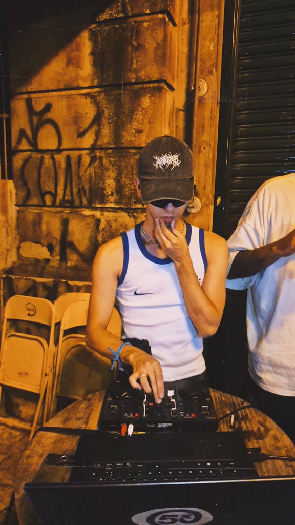 Mendigo de Guarujá e de Santos🌊🚜 tweet media