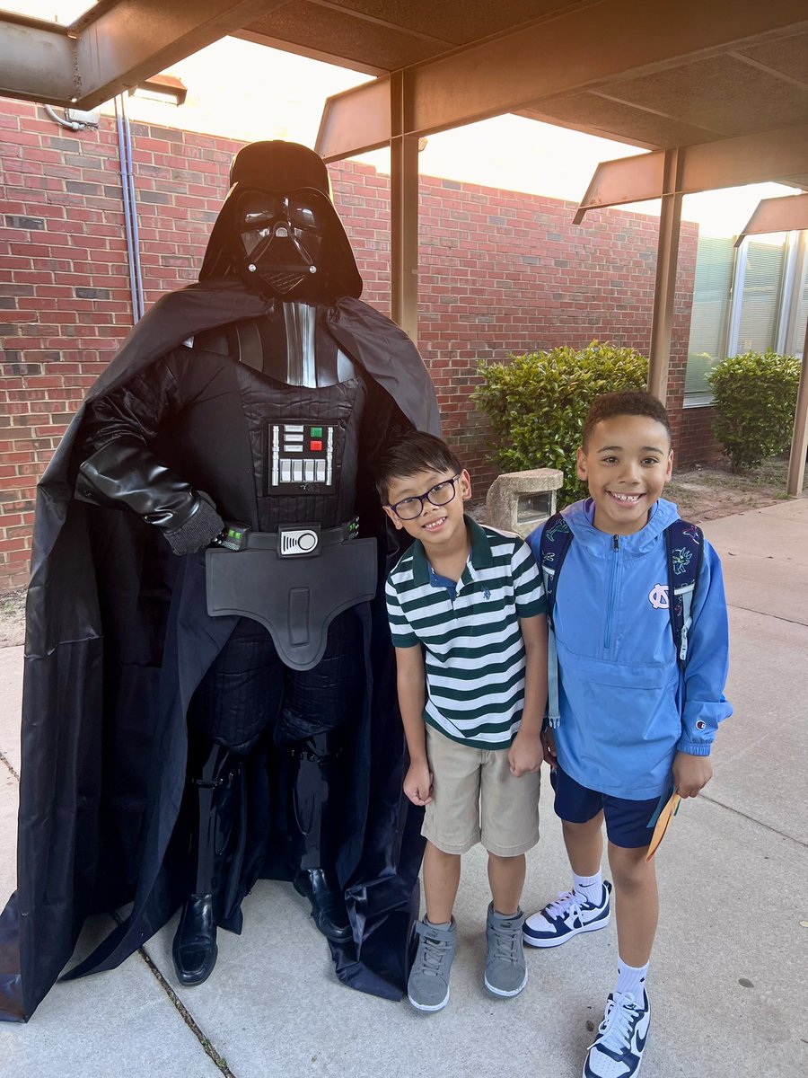 CMESCubs's tweet photo. We had a special guest today at morning arrival…Darth Vader on Star Wars Day! May the Fourth Be with You! https://t.co/EjovQVIa3t