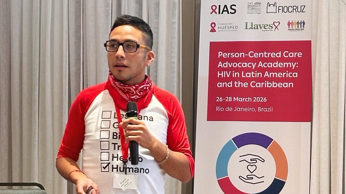 YaajMexico's tweet photo. ❤️‍🔥🇧🇷 En Río de Janeiro se construyó un diálogo profundo entre activismos como @SuaGyvez, academia y comunidad para repensar la respuesta al VIH desde un enfoque centrado en las personas, combinando evidencia, experiencia vivida e incidencia política.

🫂🕊️ Este encuentro permitió algo muy necesario: poner en común lo que vivimos todos los días. Las barreras, los estigmas, lo que aún falta… pero también las soluciones existentes desde lo comunitario. Porque si algo quedó claro, es que la respuesta al VIH no puede seguir siendo lejana ni centrada únicamente en lo biomédico; tiene que ser cercana, digna y construida con las personas.