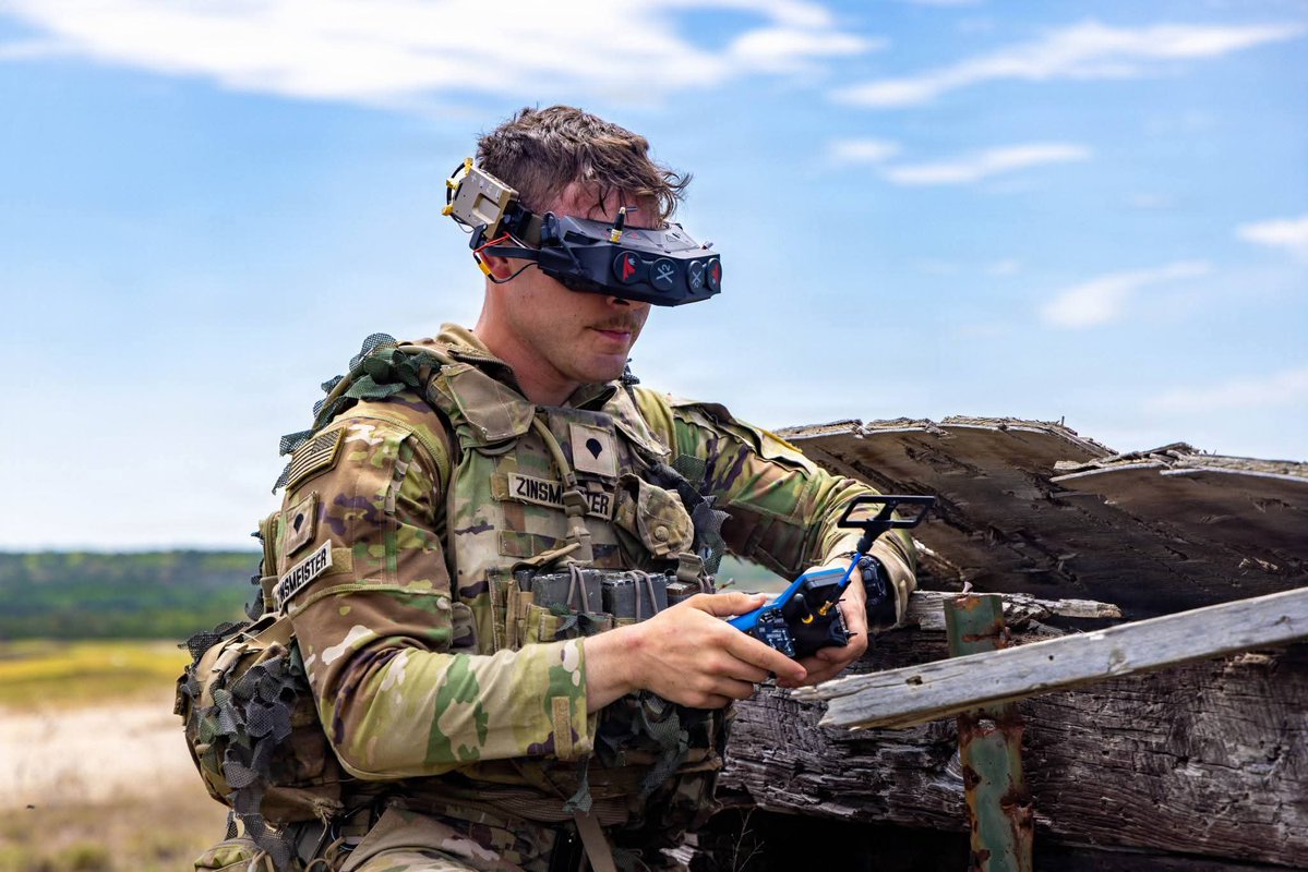 1stCavalryDiv's tweet image. The future of Armored warfare—tested today. Through Project Overwatch, the Army is putting cutting-edge tech directly into Soldiers’ hands — connecting innovators with Troopers to drive rapid feedback  #PegasusCharge #TiC #ProjectOverwatch
@SecArmy
@iiiarmoredcorps @T2COM_HQ